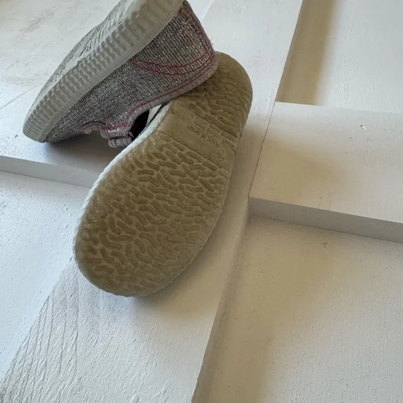 Cienta Kids' Sparkly Silver Shoes - Picture 3 of 3